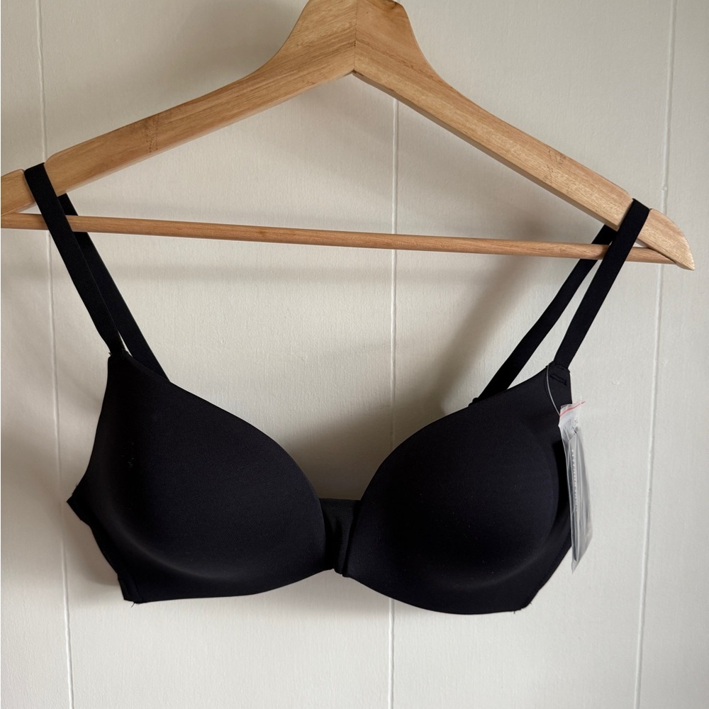 Underoutfit Black Bra
